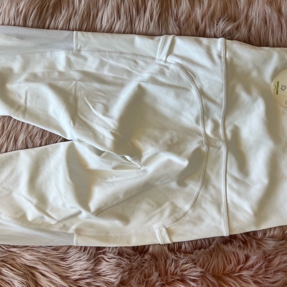 Aerie white leggings size small. Brand new. Never worn - Picture 3 of 4